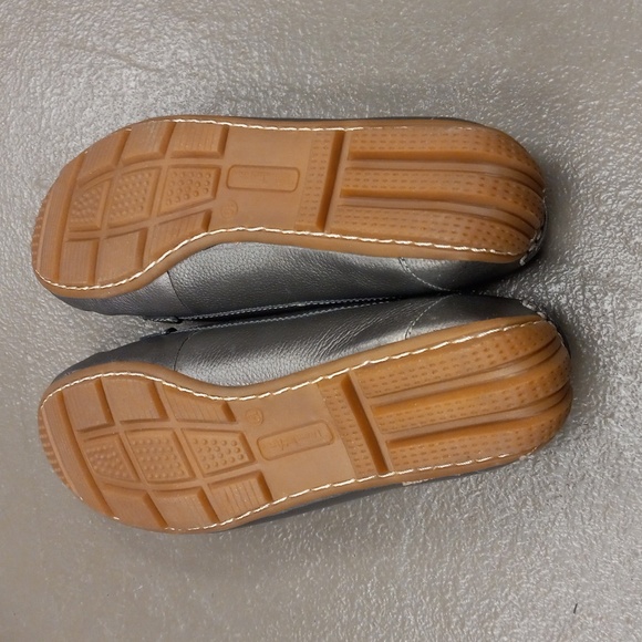 Thom McAn Pewter Colored, Leather, Loafers - Picture 4 of 13